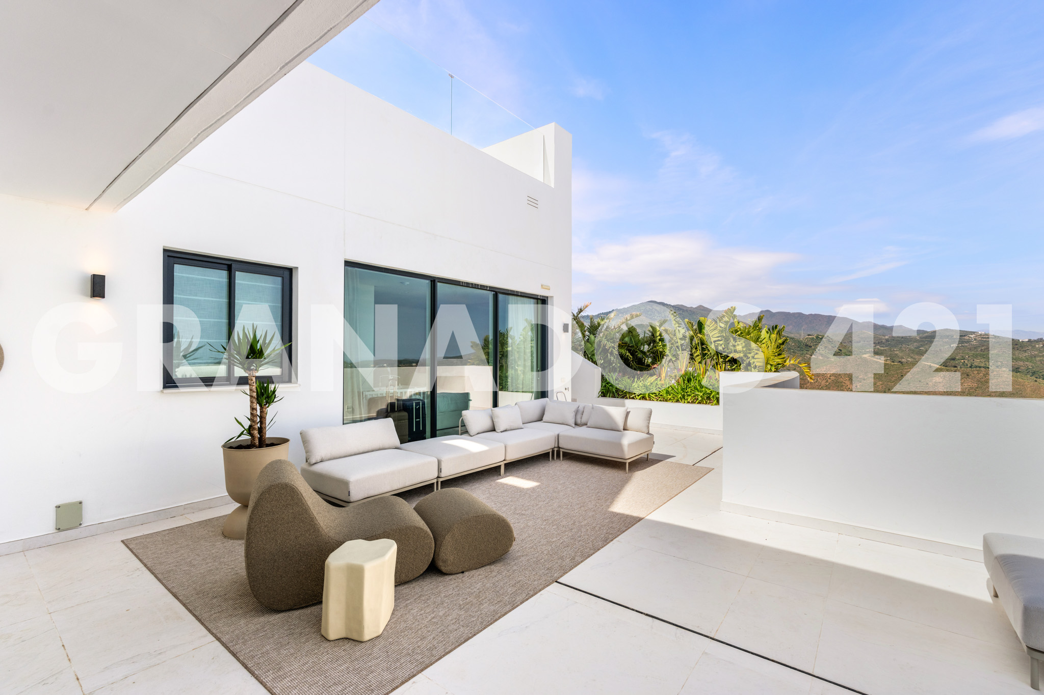 Modern Apartment with Sea and Mountain Views in Los Granados, Palo Alto (Ojen)