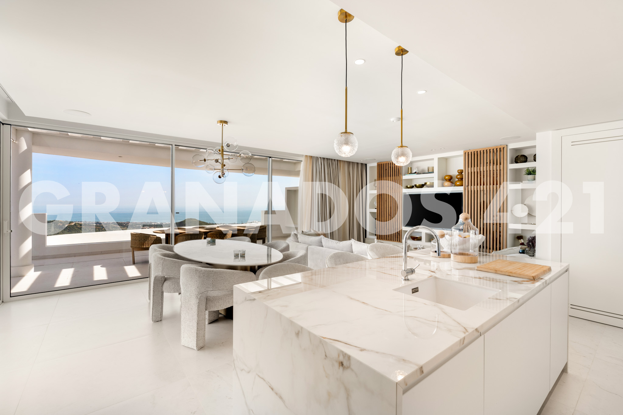 Modern Apartment with Sea and Mountain Views in Los Granados, Palo Alto (Ojen)